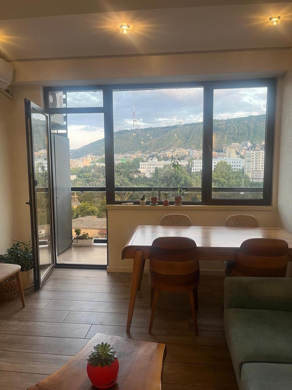 Panorama Khiliani Διαμέρισμα Τυφλίδα Εξωτερικό φωτογραφία